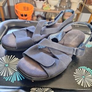 Grasshoppers Women's Size 9.5 Poppy Blue Open Toe Hook & Loop Comfort Sandals